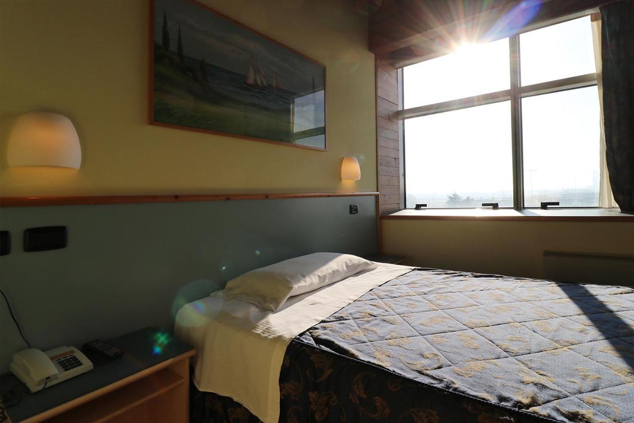Hotel Sabo' 카스텔마조레 외부 사진
